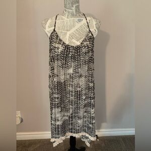 FORCYNTHIA BEACHWEAR | Black & White Coverup | Sz M